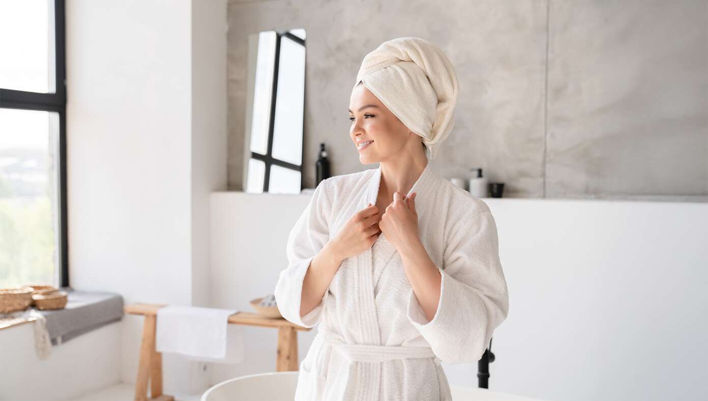 Wife Pops Into Bathroom For Quick 97-Minute Shower