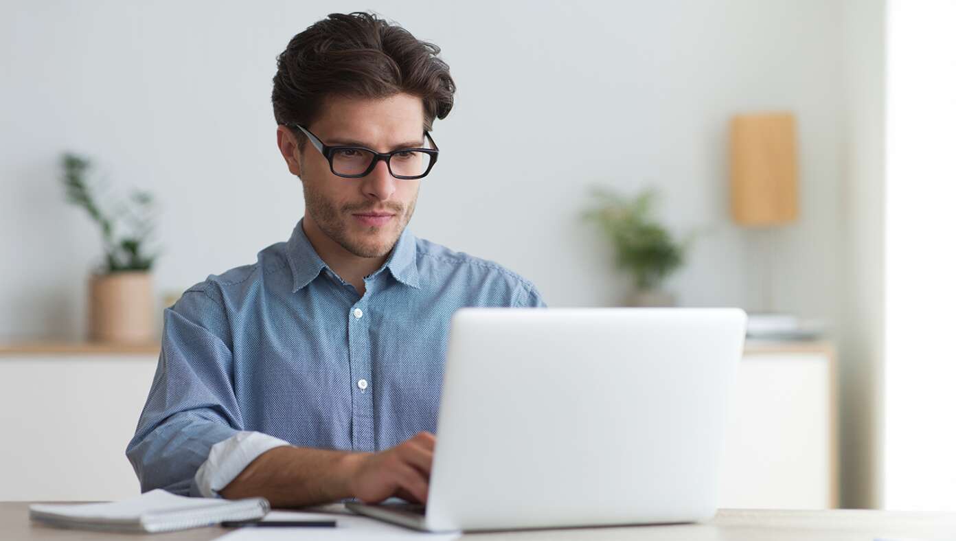 Like Caesar Holding Thumb Over Bloody Colosseum, Man Writes Scathing One-Star Review Of Toaster Oven