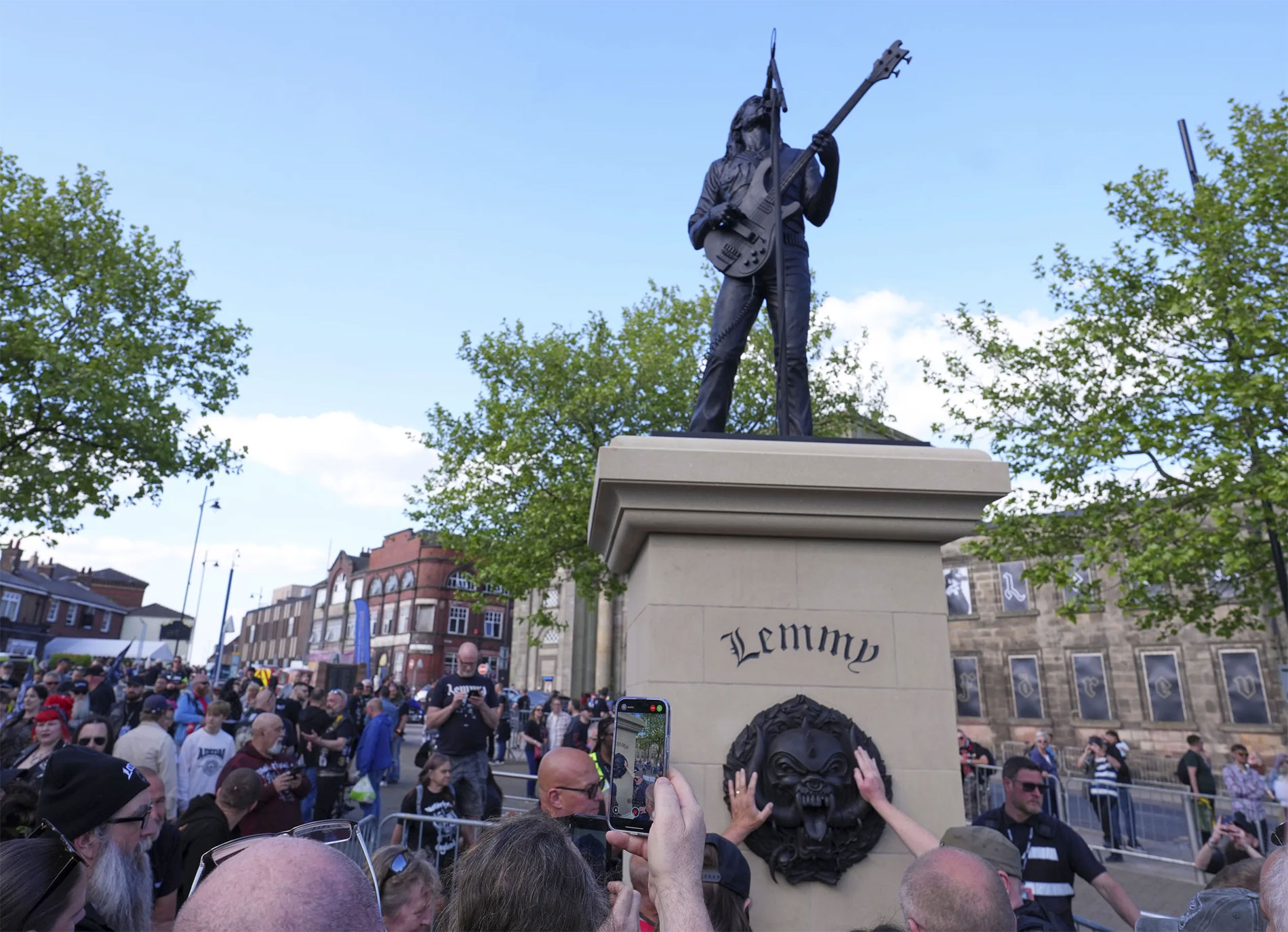 Lemmy’s Ghost Haunts Stoke-on-Trent: Bronze Abomination Erected