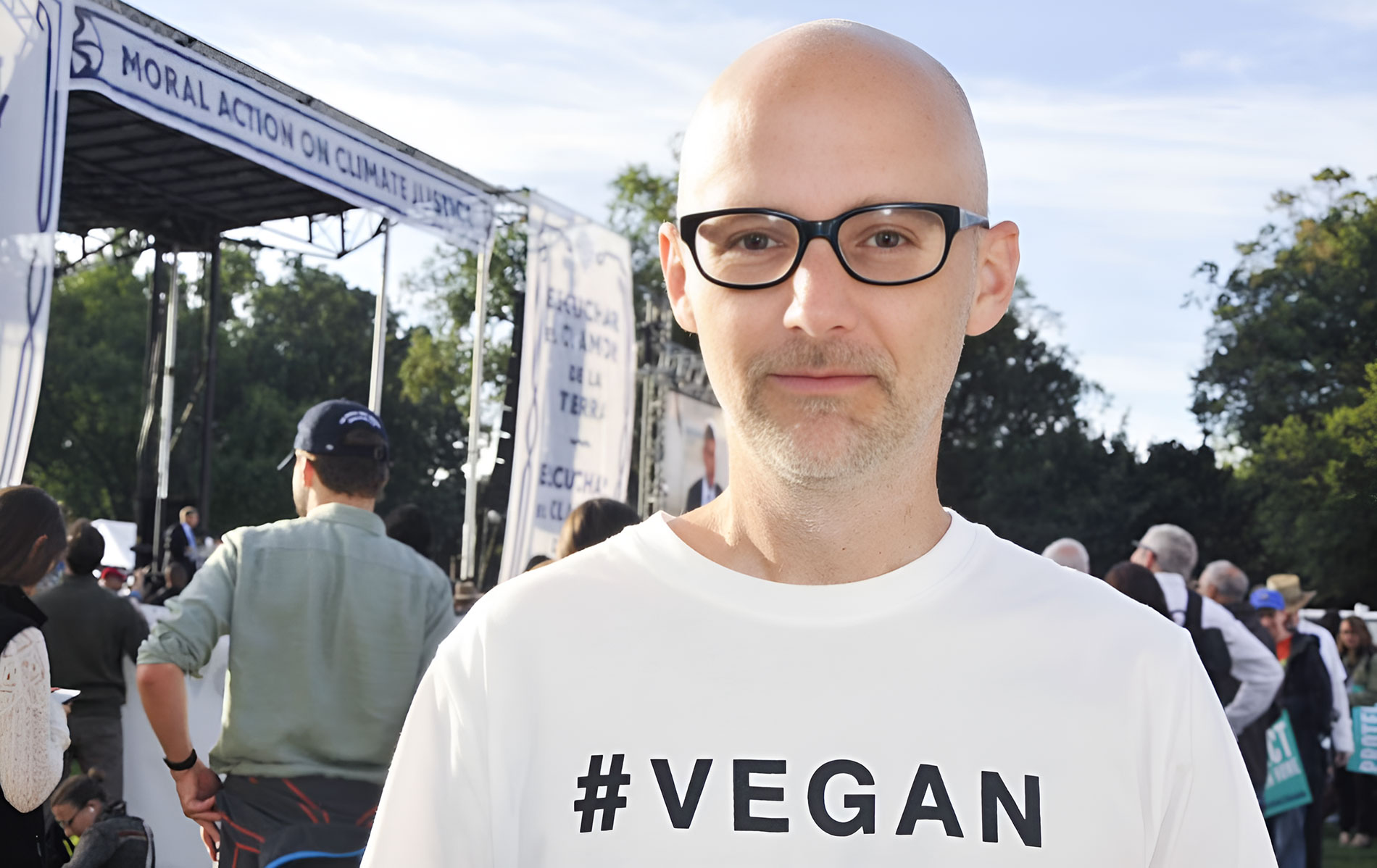 🥑 Moby releases 500 free vegan tracks — but there’s a meaty catch 🥓