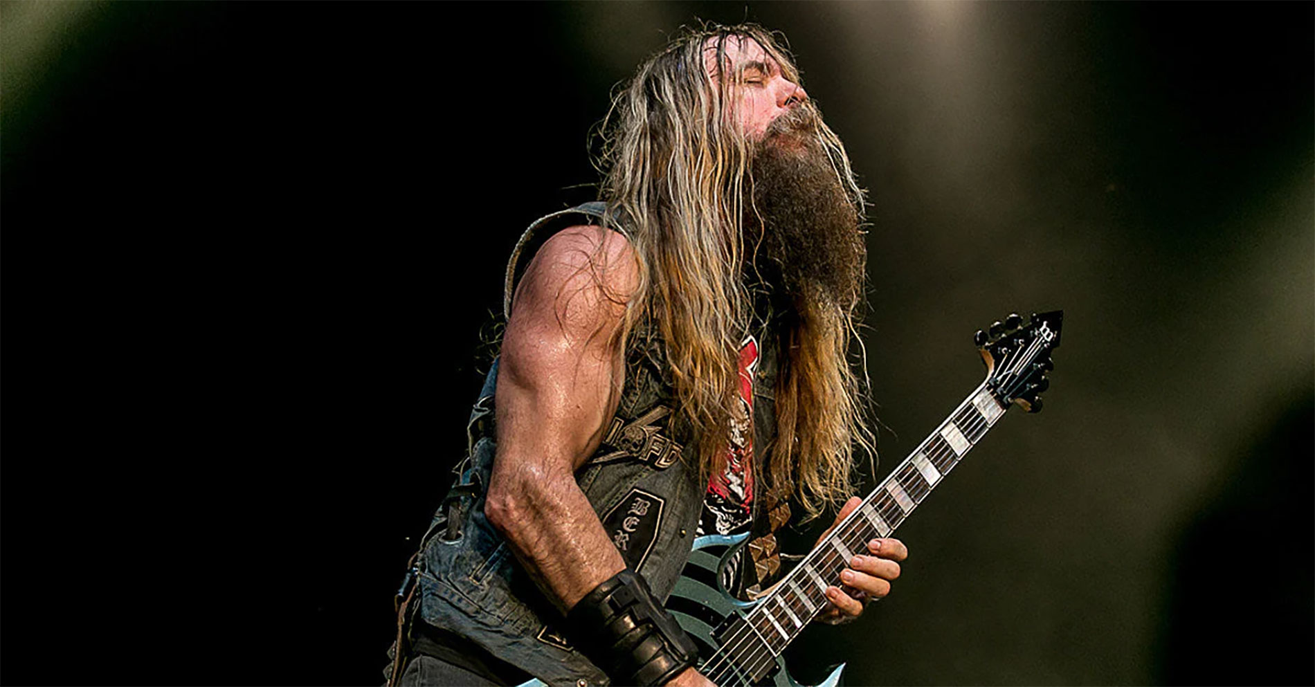 ZAKK WYLDE Predicts BLACK LABEL SOCIETY Will Still Be Alive (And Touring) By 2026
