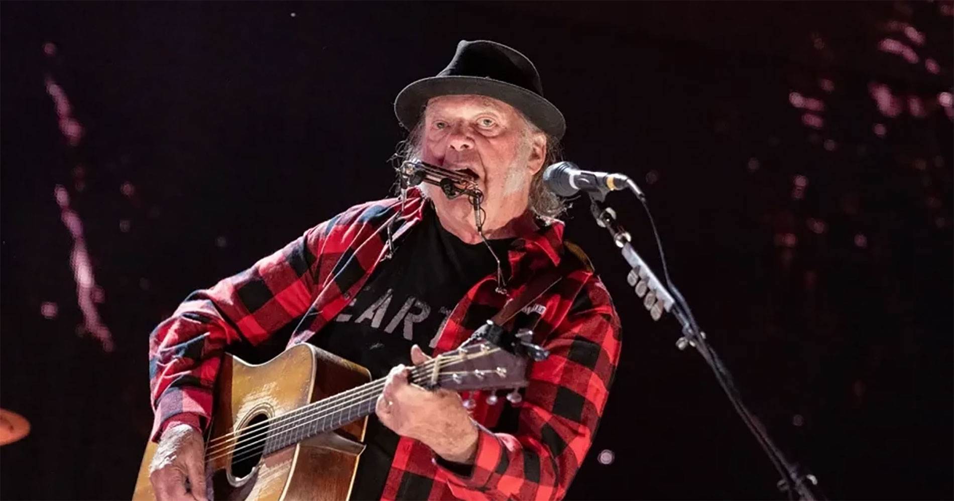 🔌 Neil Young vs. Tesla: Rock Star Accuses Elon Musk of Concert Power Struggles