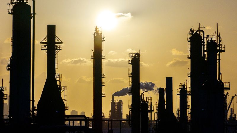 Oops! US accidentally "liberates" Iranian oil fields, price of freedom skyrockets