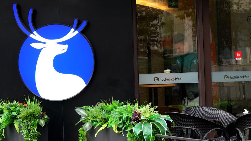 Starbucks Trembles: China’s Coffee King Has Invaded America