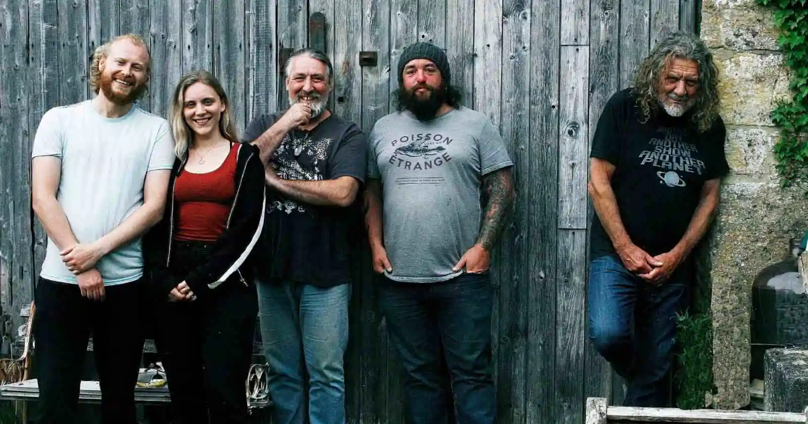 ROBERT PLANT Forms New Band SAVING GRACE, Presumably From Himself