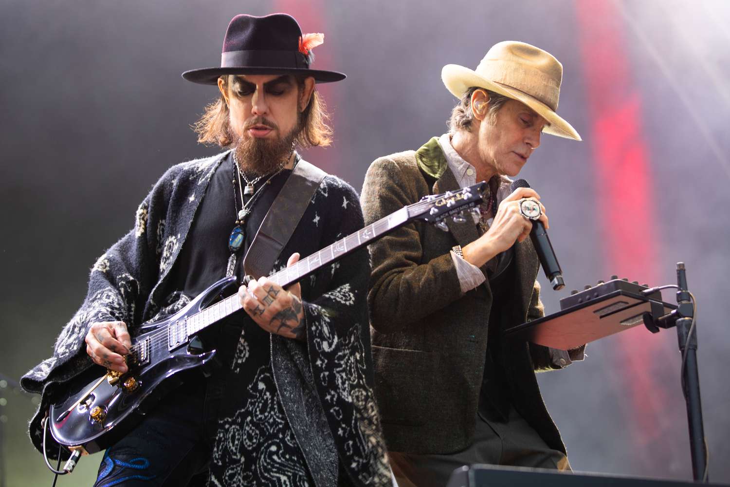 dave navarro perry farrell janes addiction punch 091424 dc58e927ca794c7fb8d9ec3693616156