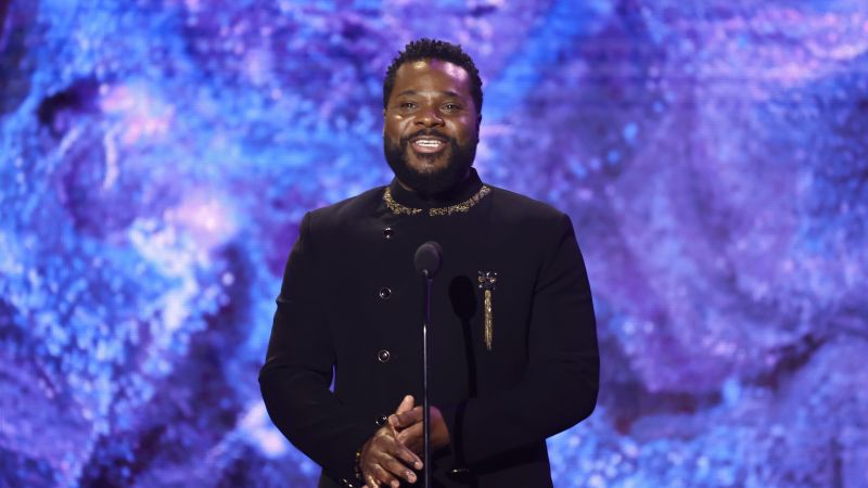 Malcolm-Jamal Warner DIES?! Oh wait, he’s just 54 and still kicking, my bad