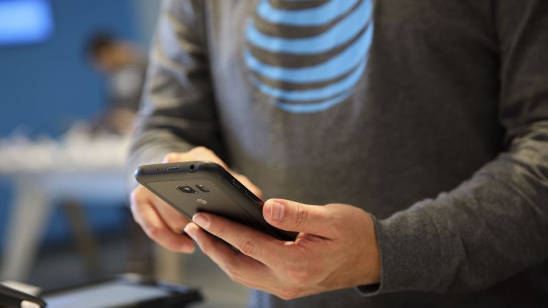 AT&T to generously sprinkle a measly $7,500 over data breach victims from their overflowing $177 million treasure chest