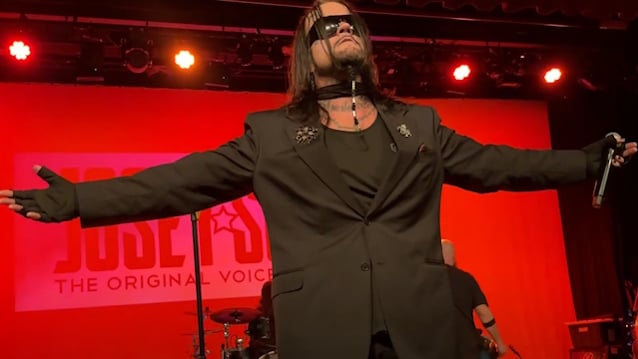 Josey Scott Sassily Sips Tea Over SALIVA’s Identity Crisis: ‘Honey, It’s Just Not the Same Shade of Spit Anymore’