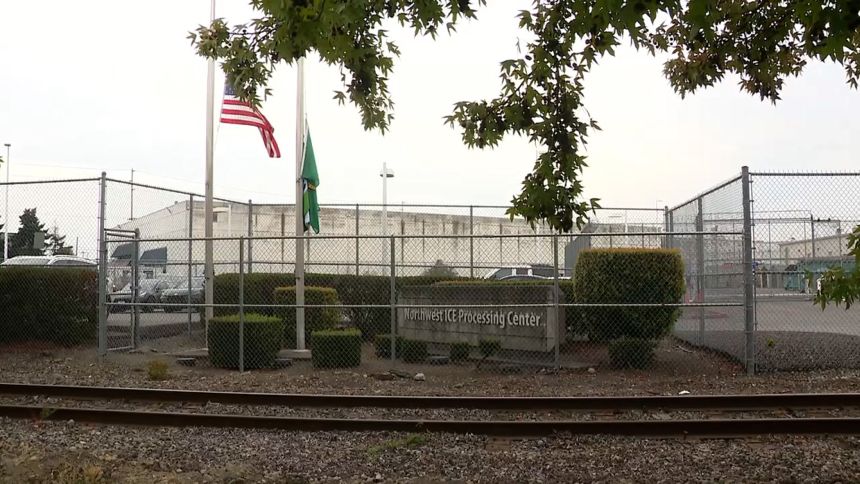 Lawmakers Throw a Hissy Fit After Border Patrol Briefly Detains Do-Gooder Firefighter Helpers in Washington (OMG!) | CNN