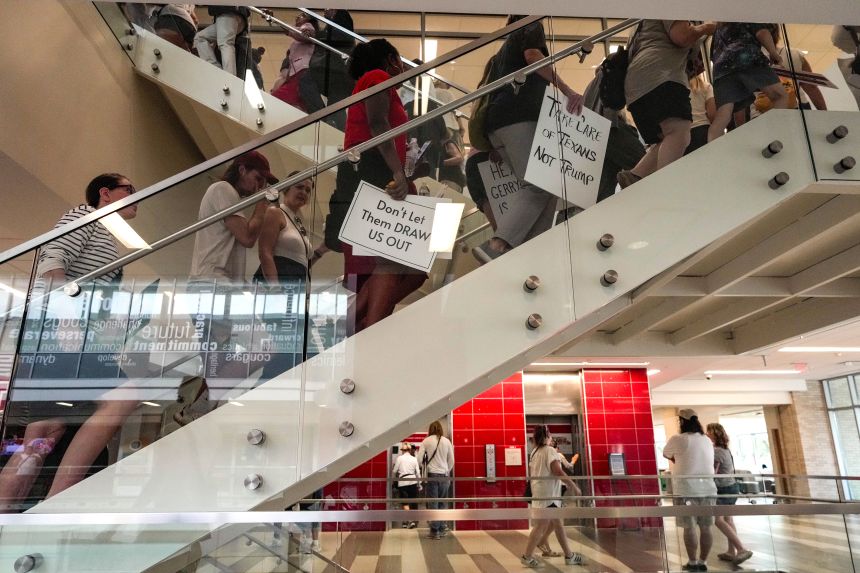 Texas Republicans redraw map, look to steal seats from defenseless Democrats