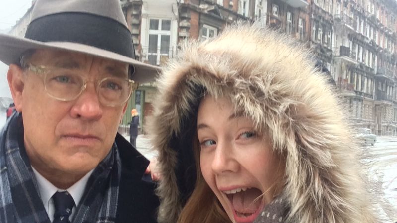 E.A. Hanks spills family tea, brags about fame, and whines about mommy issues | CNN
