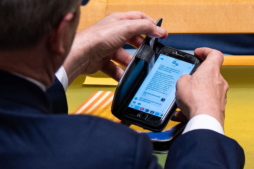 OMG! Scott Bessent’s Phone Just Leaked Trump’s Top-Secret Policy Fears (Spoiler: It’s a Disaster) | CNN Business