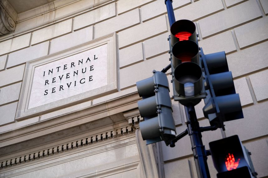 ‘We’re Totally Not Panicking’: Feds Prepare For Their Paid Vacay (oops, Shutdown) And Maybe Getting Fired | CNN Politics
