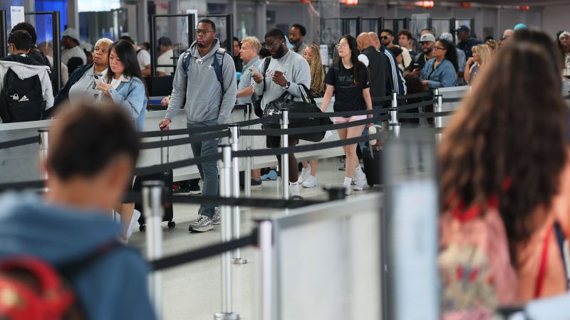 White House to airlines: “Sorry ’bout your luck, passengers”