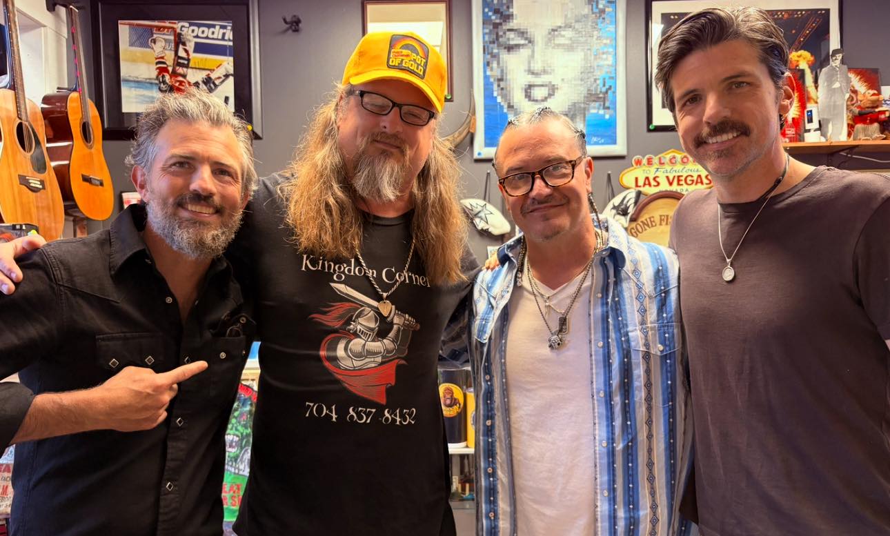 Mike Patton and The Avett Brothers Vomit Up New Ear-Bleeding Single ‘Heaven’s Breath’ From Diarrhea-Inducing Collab Album ‘AVTT/PTTN’