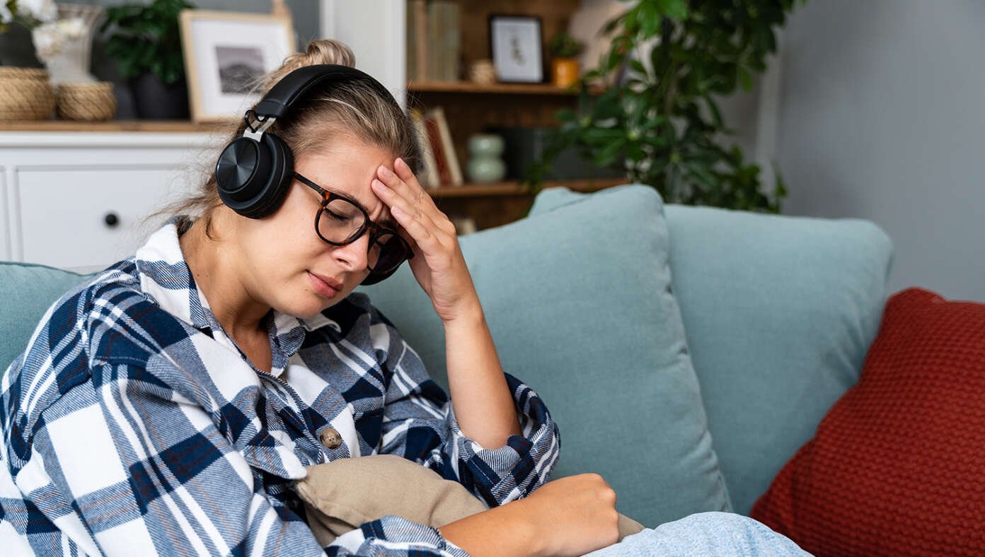 ‘Why Am I So Depressed?’ Asks Wife Who Listens To 8 Hours Of Murder Podcasts A Day