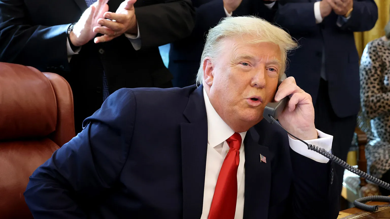 Trump Touts Productive Call With Putin About Ballroom Sconces