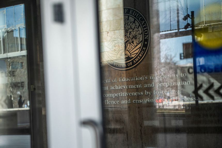 CNN Claims Federal Workers Were Forced to Blame Democrats for Shutdown in Out-of-Office Messages, Sources Say They Secretly Loved It
