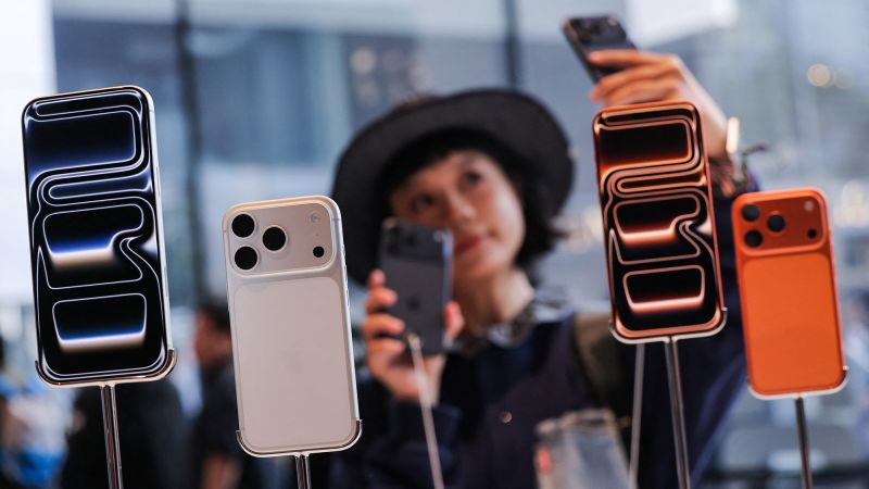 OMG! Apple Accidentally Leaks iPhone 17 Sales Data (Spoiler: It’s Doomed)