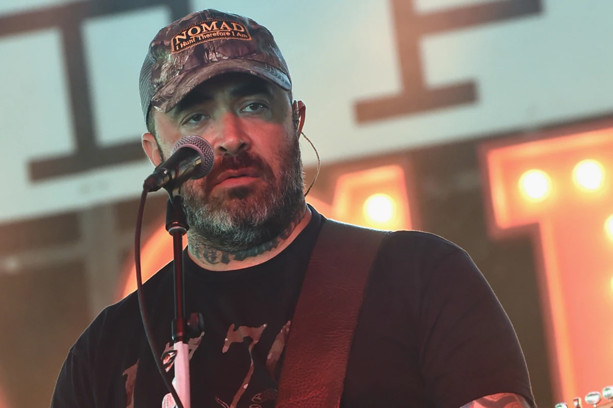 Aaron Lewis Sings ‘Am I The Only One’ to Charlie Kirk: God’s Favorite Patriot Gets a Tune