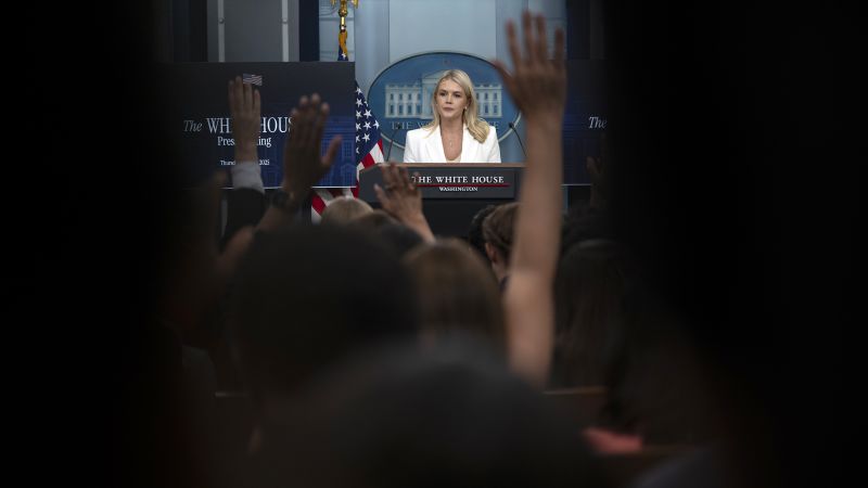 OMG! White House throws epic tantrum, bans reporters from playing in пресс secretary’s sandbox