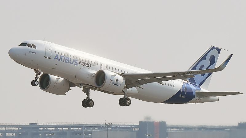 Passenger Planes About to Become Unmanned Aerial Vehicles Thanks to the Sun, Oops