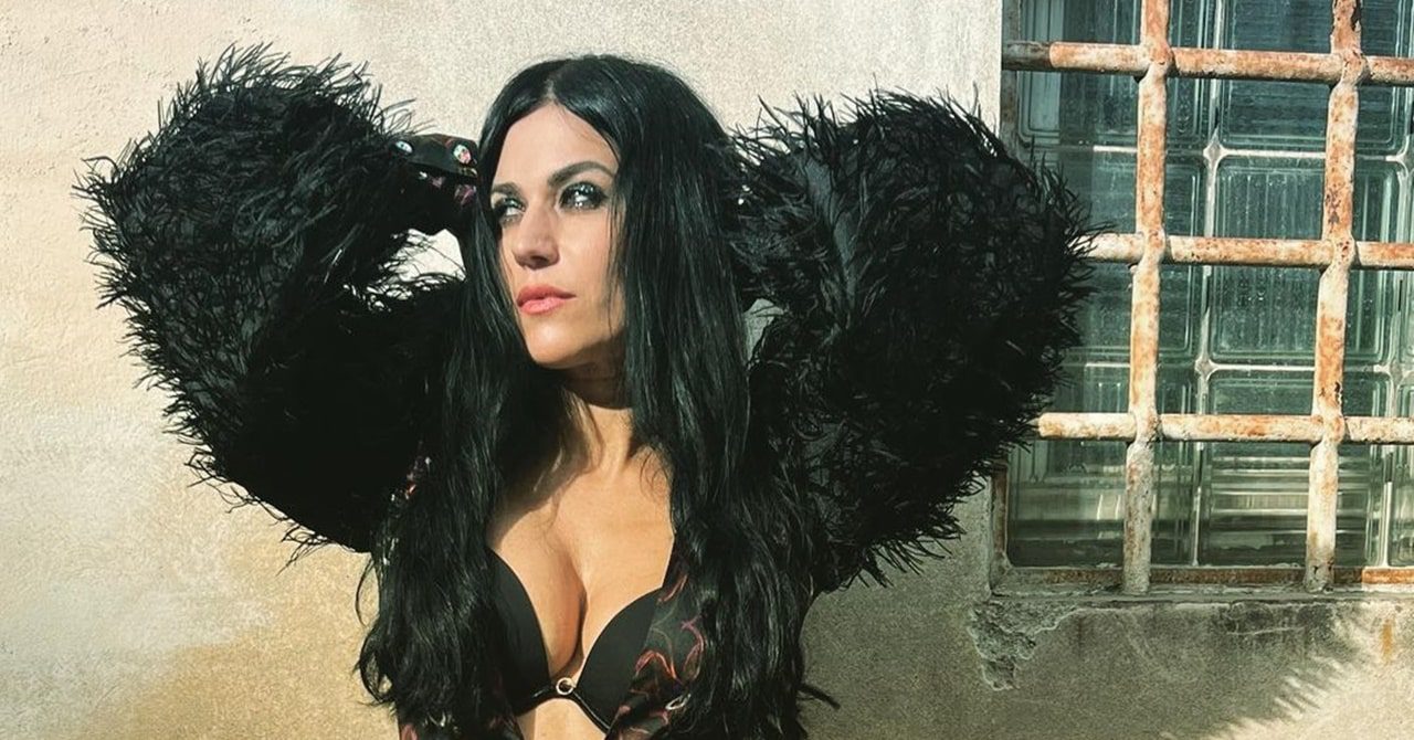 LACUNA COIL’s CRISTINA SCABBIA: ‘I Hate Music Made With A.I. Because My Toaster Tried To Remix My Ballads’