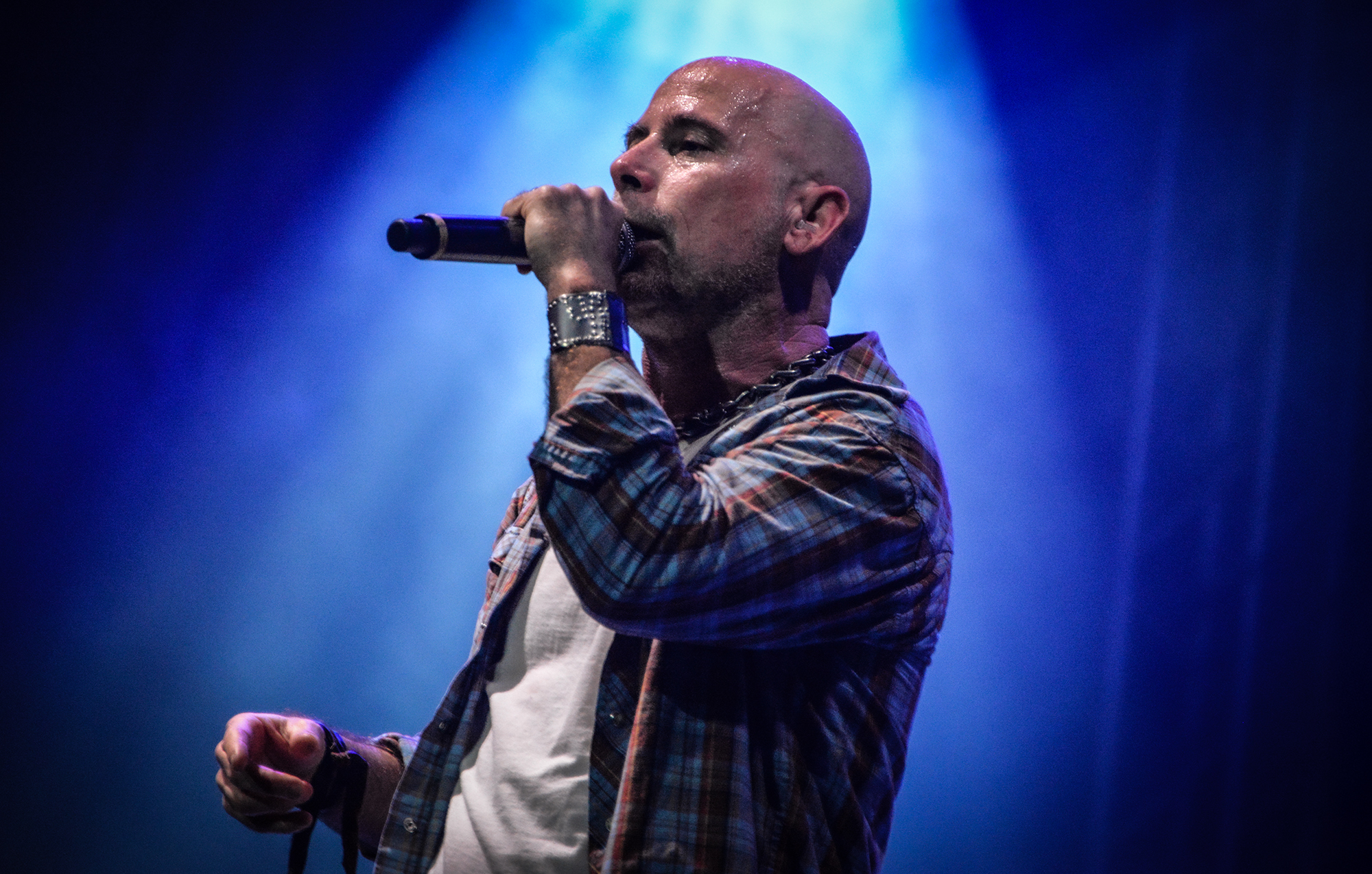 Watch: JOHN BUSH Brings His ANTHRAX Celebration Show To St. Charles, Illinois (And No, It’s Not a Disease Outbreak)