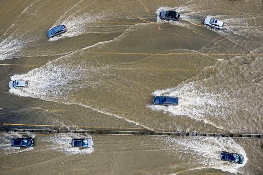 Heavy rain, high tides cause flooding along stretch of Northern California | CNN