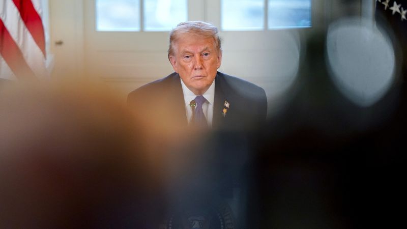 Trump’s Iron Grip on Congress Is Slipping Faster Than His Hairline