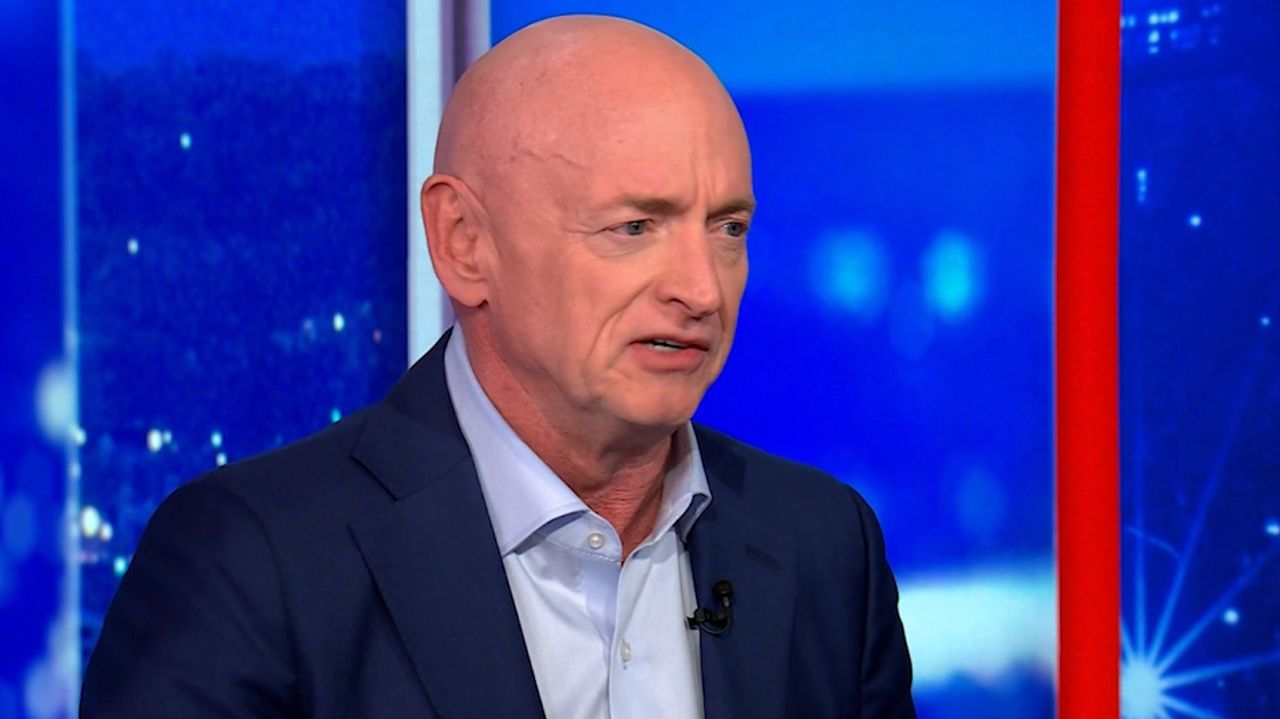 Sen. Kelly Wrecks Court’s Vibe by Dragging ‘Illegal Orders’ Drama to the Stand, Claims Law’s Got His Back Like a Hype Man