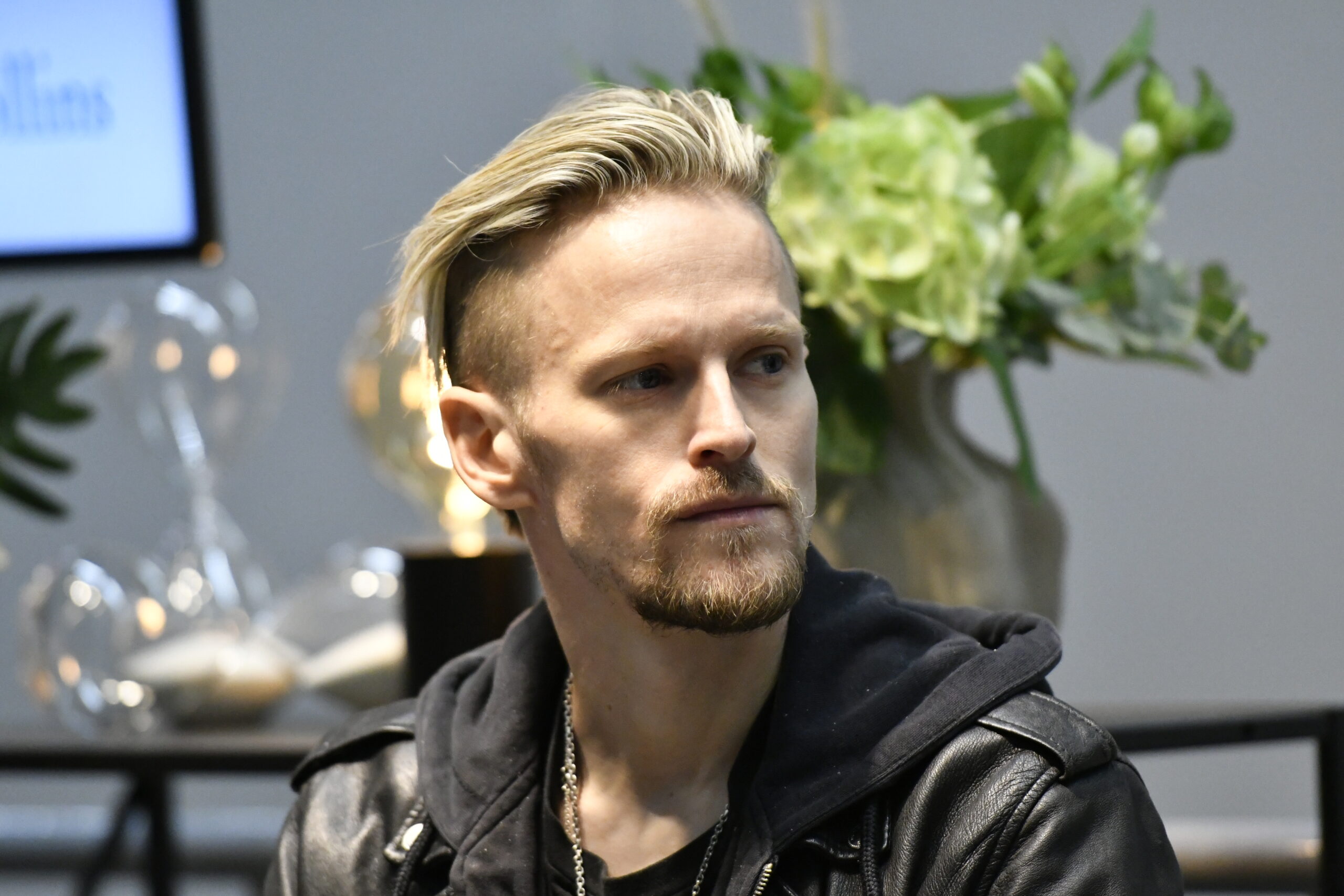 “ERIK GRÖNWALL: Solo LP Drops This Year, And He’s ‘Never Been Prouder’—Guess His Shower-Singing Days Are Over!”