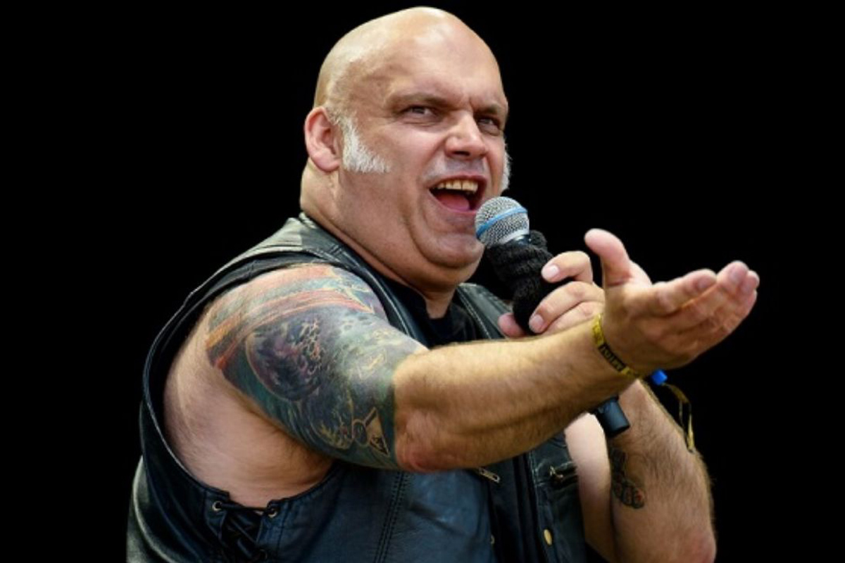 BLAZE BAYLEY Refuses To Sign Your Stupid Autograph Because You’re Not Worthy Enough To Meet Him