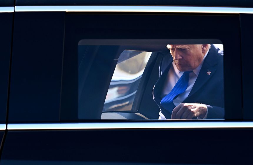 Analysis: Who Has the Leverage in the DHS Shutdown Debate Amid Airport Chaos?