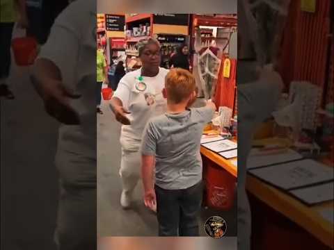 This boy brought flowers to his favorite home depot employee on her birthday 🥹