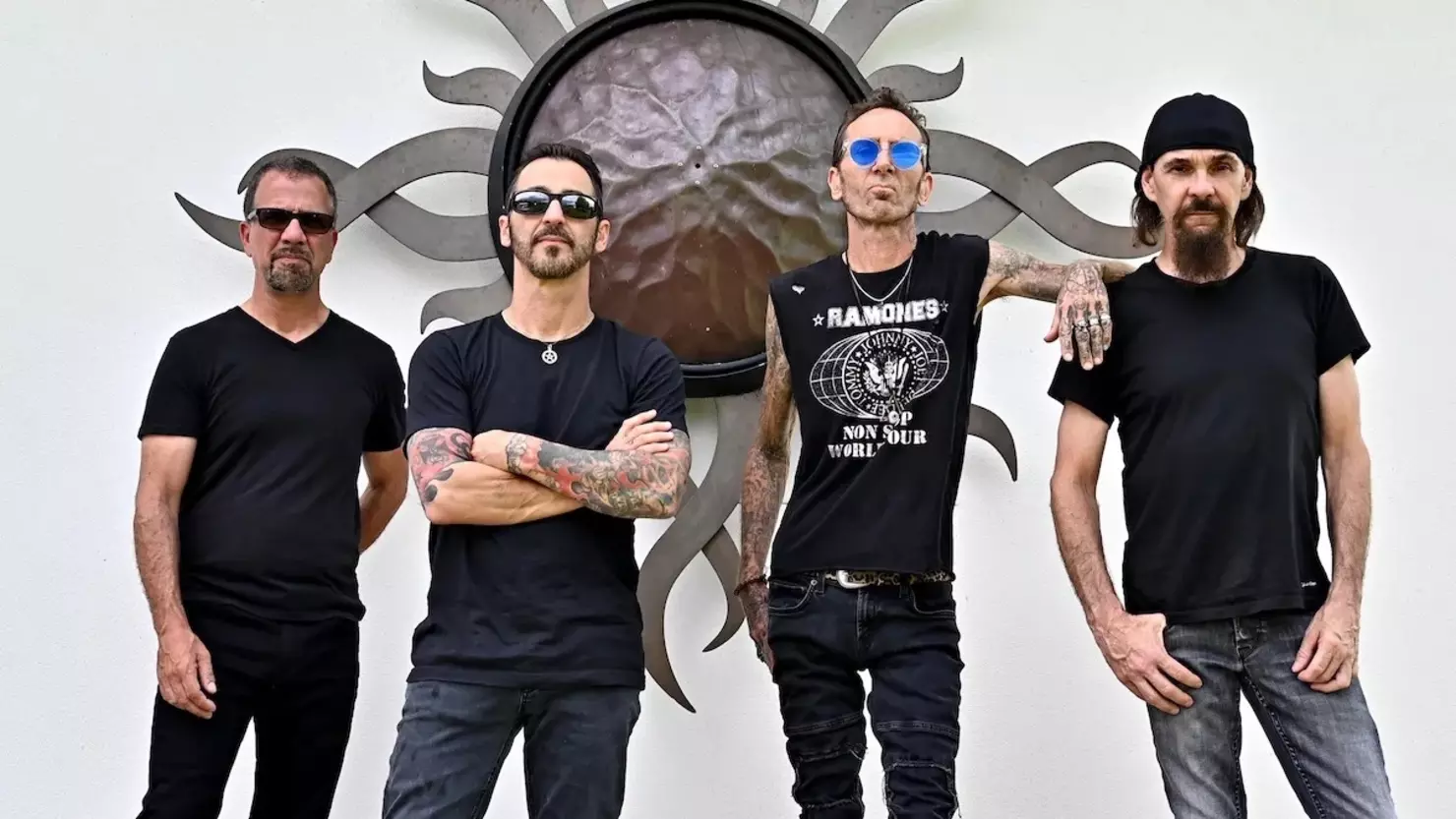 GODSMACK Desperately Scours Craigslist And Finds Some Dudes Named SAM KOLTUN And WADE MURFF To Carry Their Gear On 2026 Tour