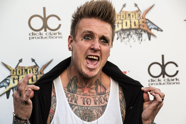 PAPA ROACH’s JACOBY SHADDIX Suddenly Discovers Mental Health Is A Thing And Now He’s An Expert Because He’s Been Sad On Stage For Years
