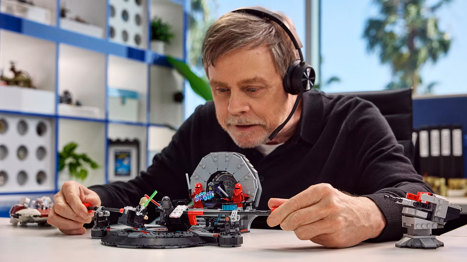 Mark Hamill thinks he’s relevant, how cute