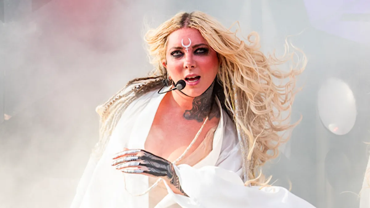 IN THIS MOMENT Returns Because You Clearly Didn’t Get Enough Of Their Screaming In Your Ears With Their Brand New Earworm ‘Sleeping With The Enemy’ That Will Haunt You Forever