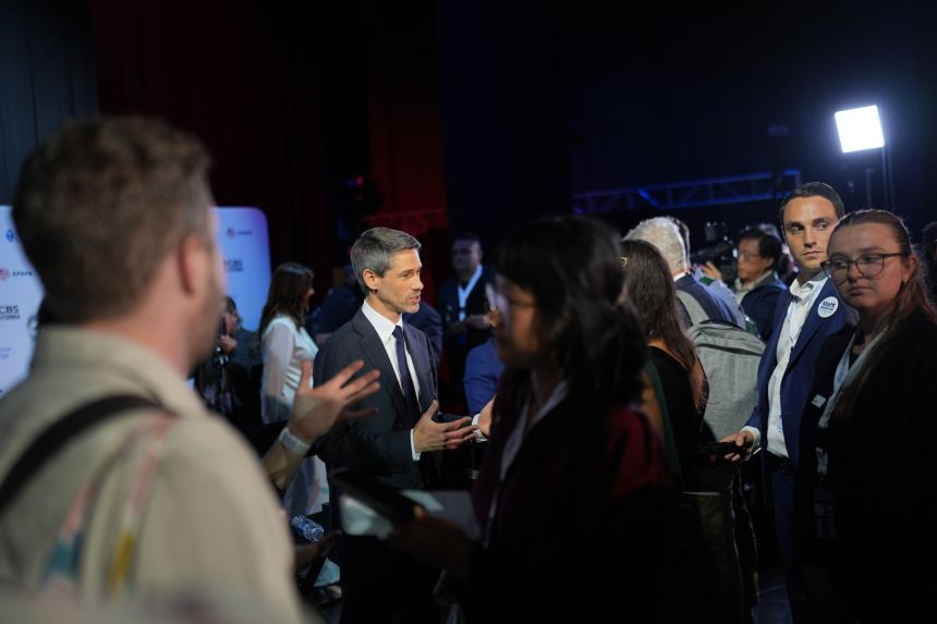 California elitist buys governor seat with tech billionaire cash