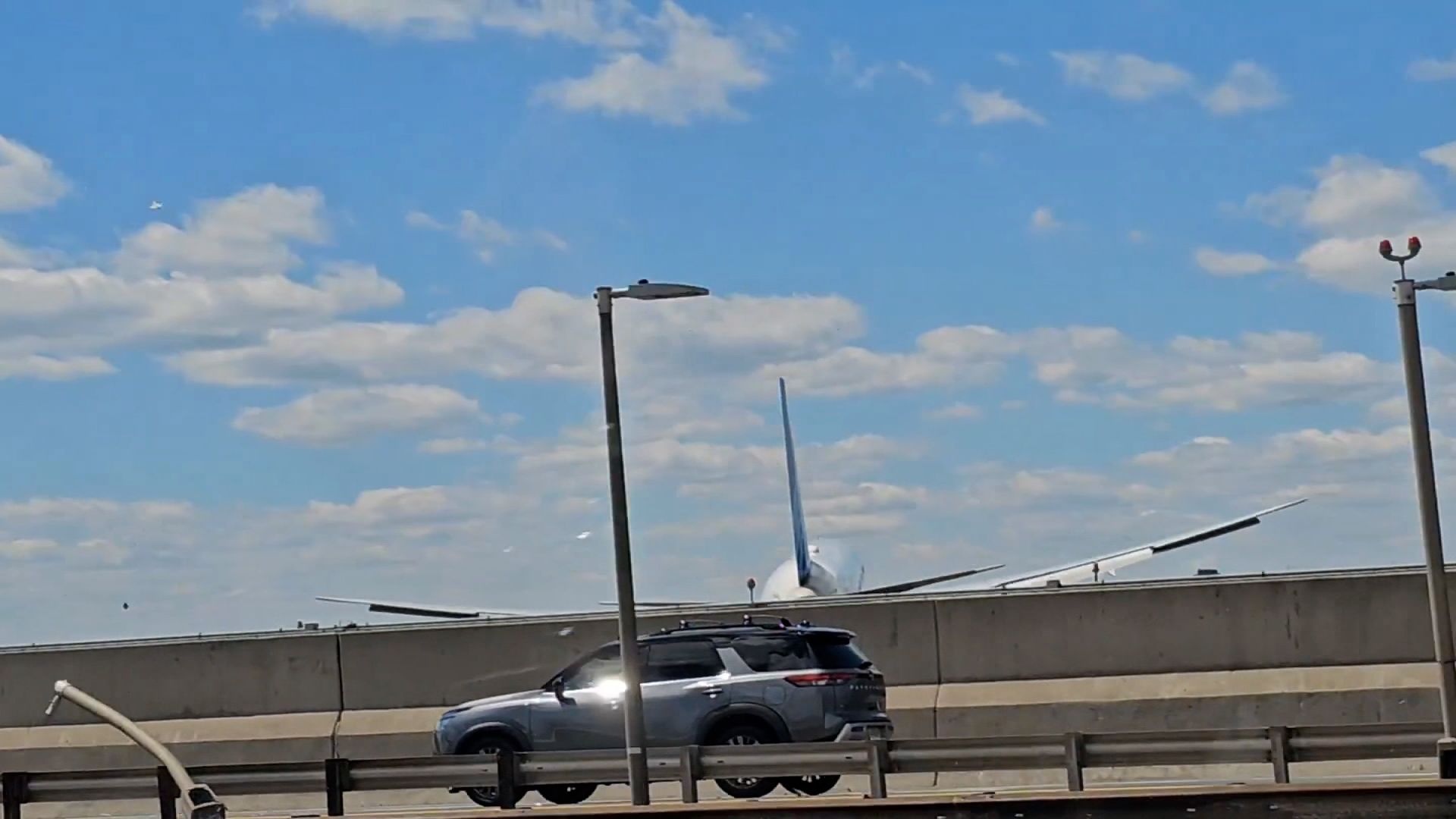 Fake news: United Airlines has another epic fail at Newark