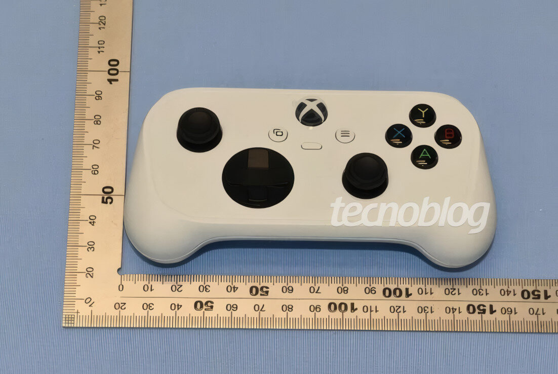 Xbox Elite Series 3 Controller and ‘Cloud’ Pad Leak Online Because Microsoft Clearly Had Nothing Better to Do Than Redesign the Same Controller Again