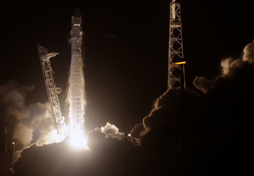 Billionaire Musk survives solely on government handouts somehow
