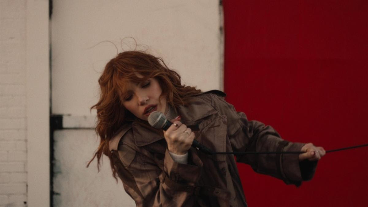Carly Rae Jepsen Drops New Track On Wires Now