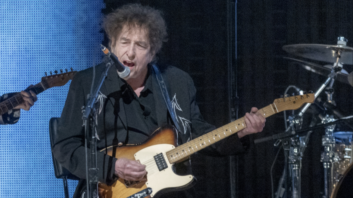 Dylan's Live Band Sees Guitarist Shuffle Mid Tour