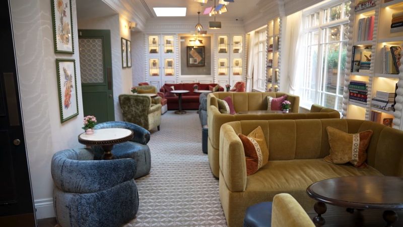 Elites Flock to Private Clubs in London and New York apparently