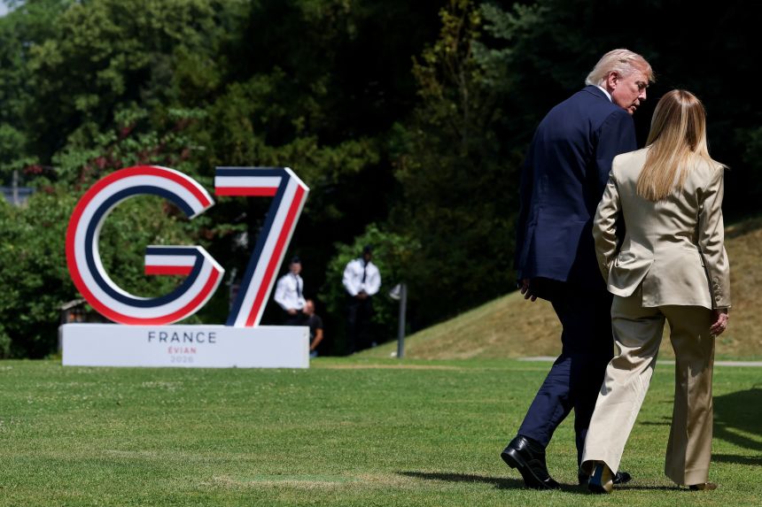 Fake news Italy PM claims Trump lied about her begging him