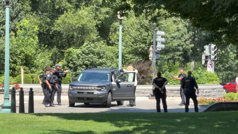 Capitol Police Bust Guy Who Clearly Didn't Get the Memo