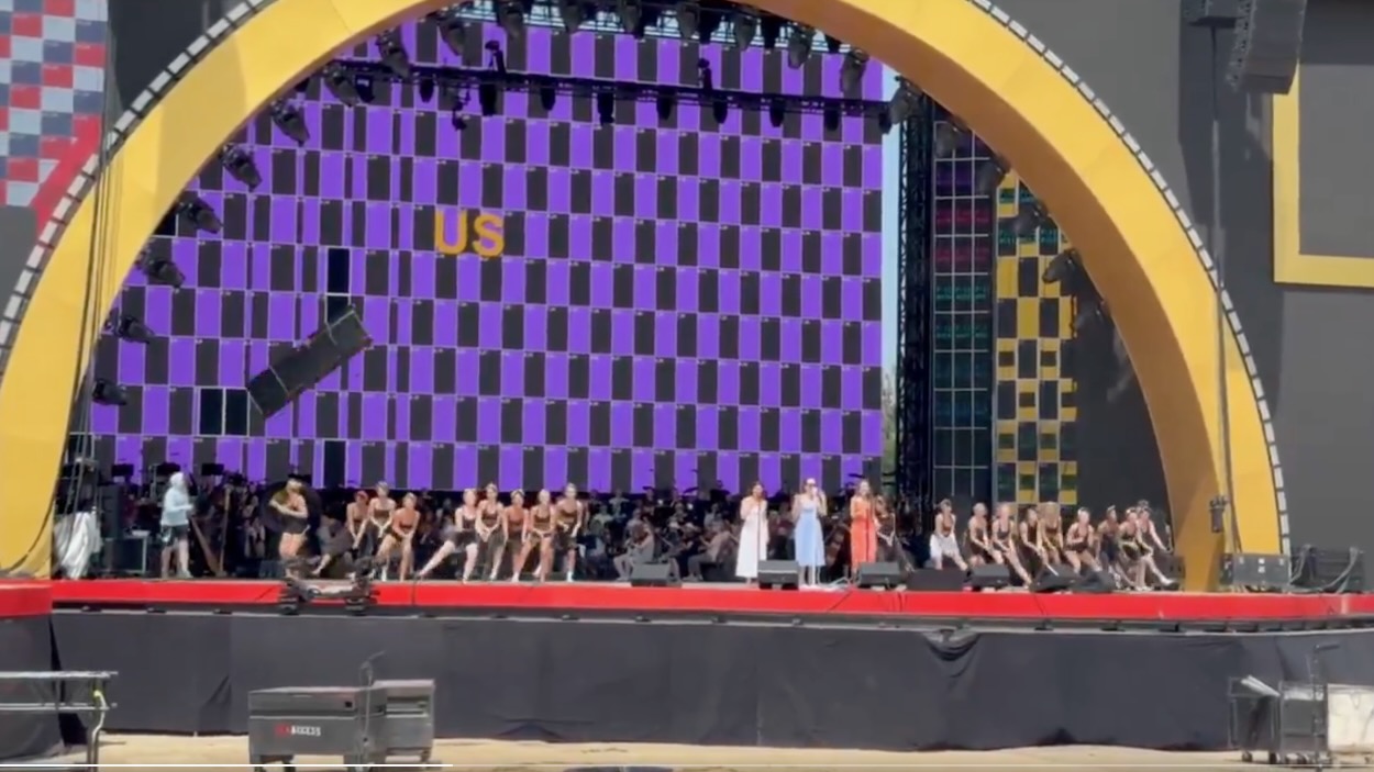 Dancers Narrowly Escape Falling Stage at State Fair Event